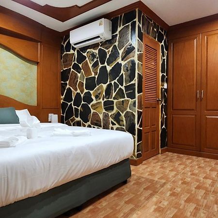 Arya Suites Patong Beach Kültér fotó