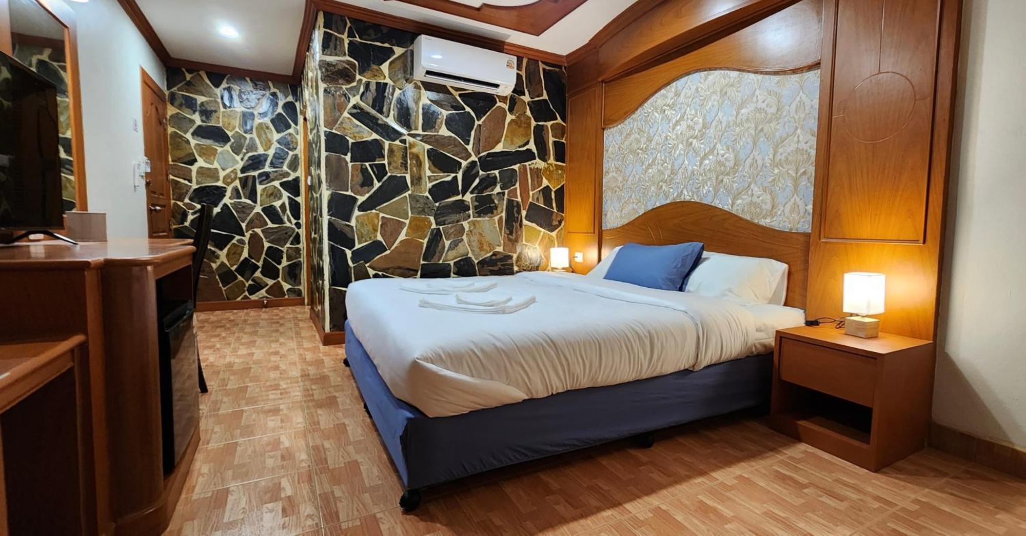 Arya Suites Patong Beach Kültér fotó
