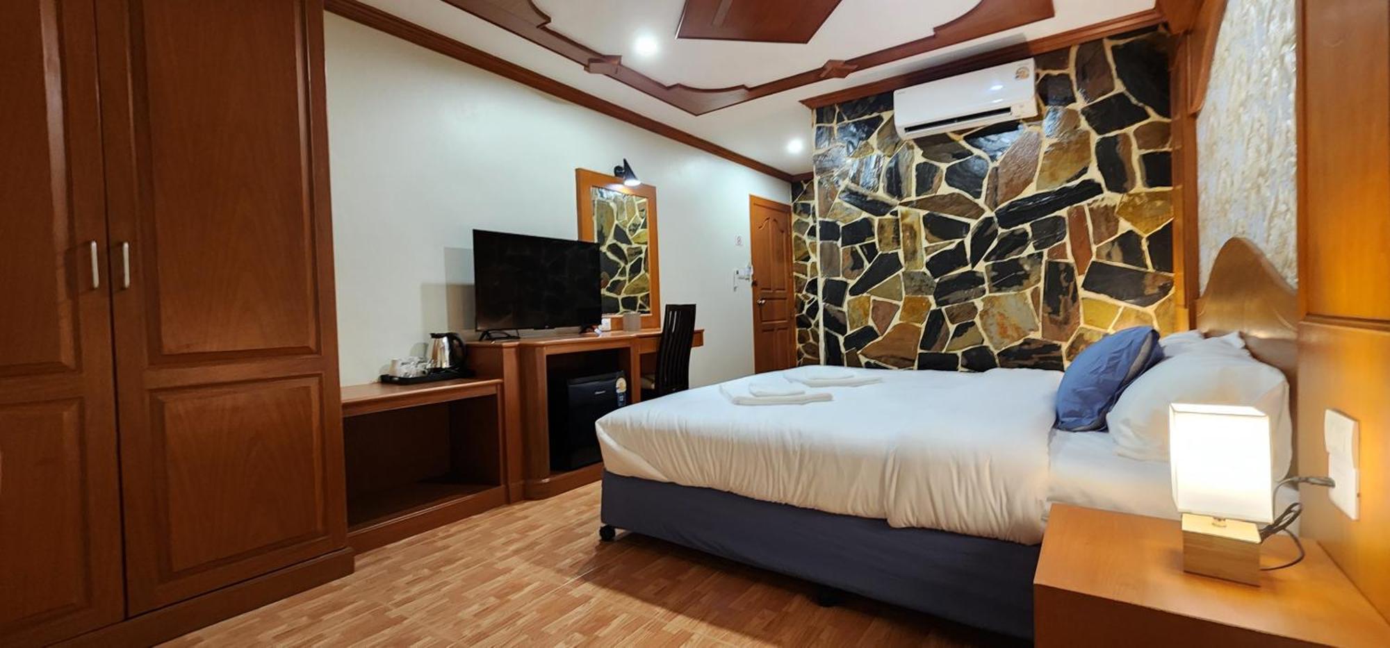 Arya Suites Patong Beach Kültér fotó