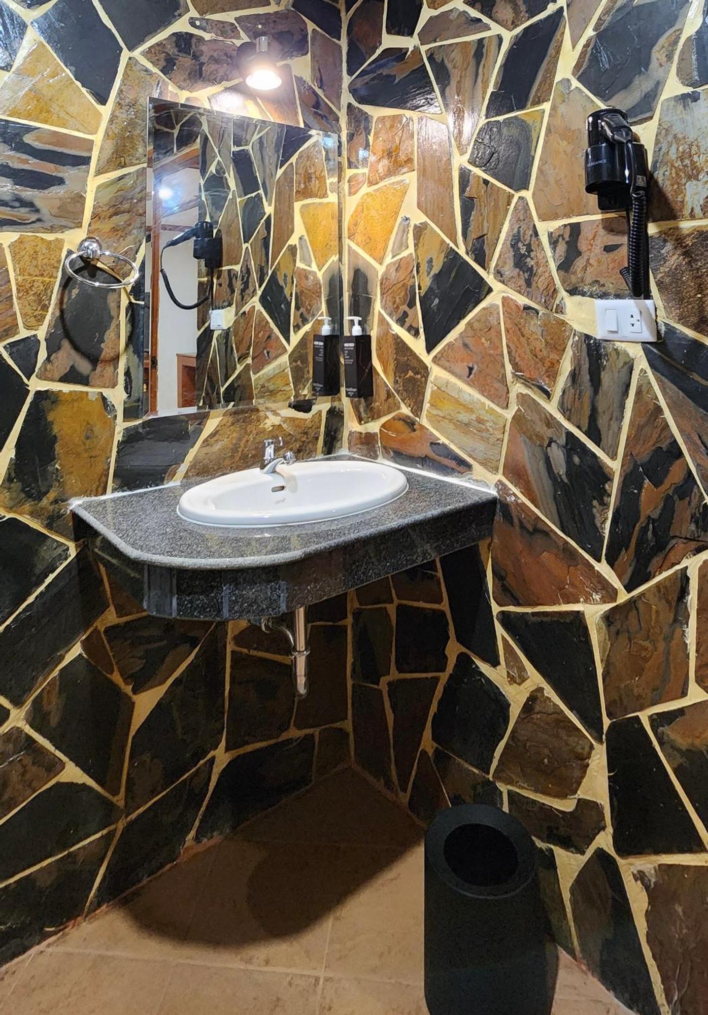 Arya Suites Patong Beach Kültér fotó