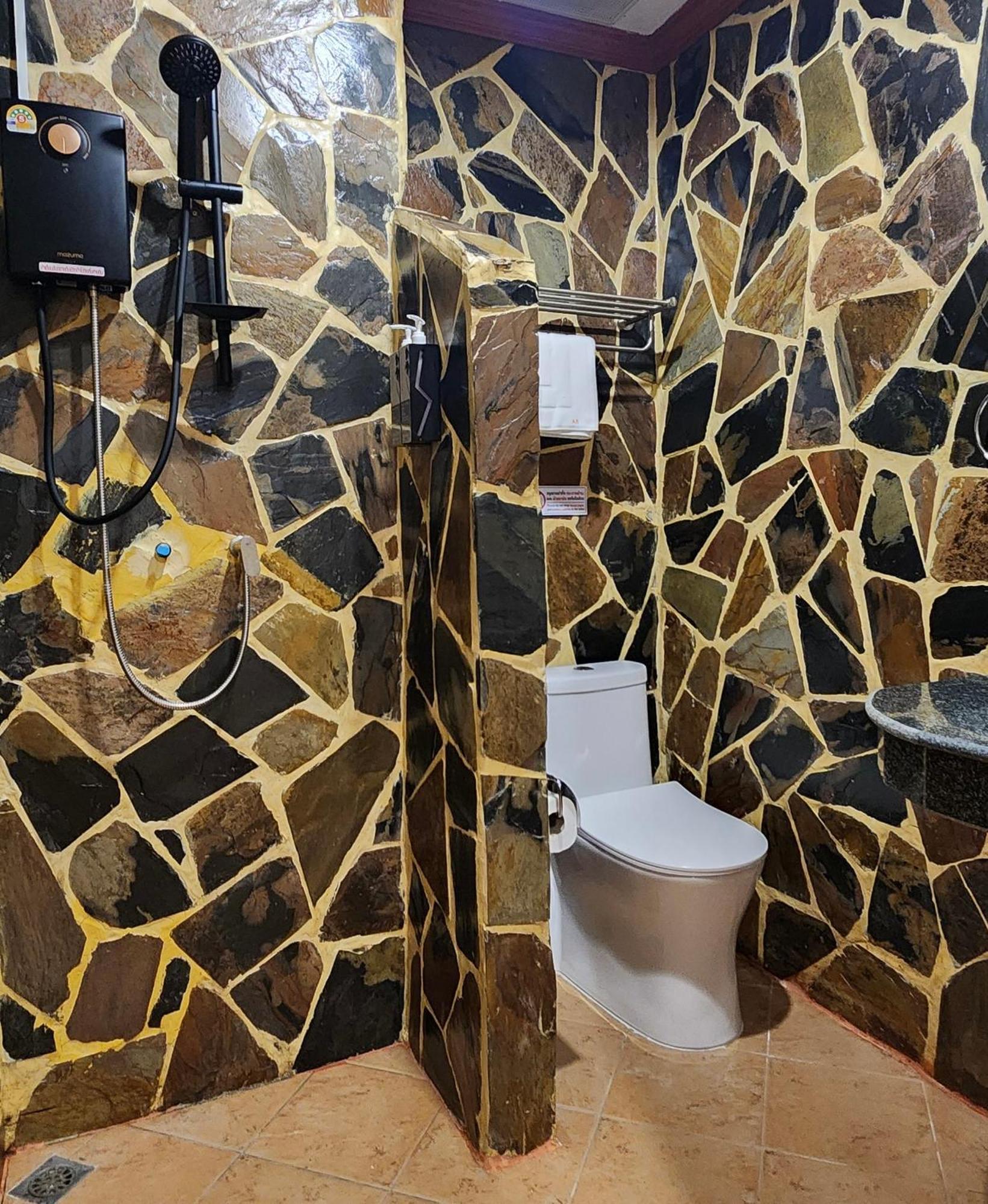 Arya Suites Patong Beach Szoba fotó